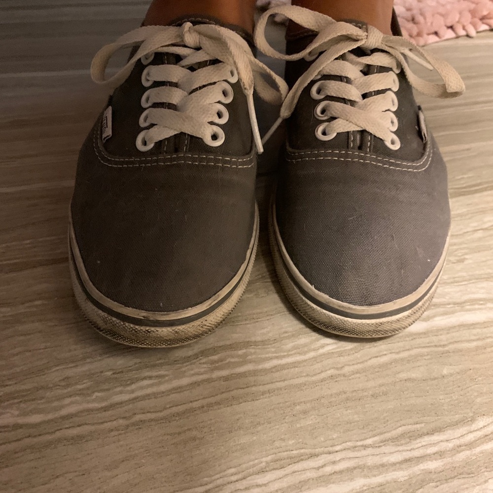 Vans - Picture 3 of 4